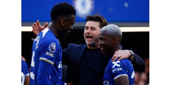 Ingen rangeringsendringer skjedde i den siste runden med Premier League-spill